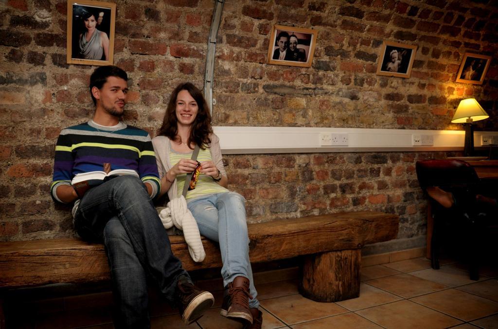 Isaacs Hostel Dublin Bagian luar foto