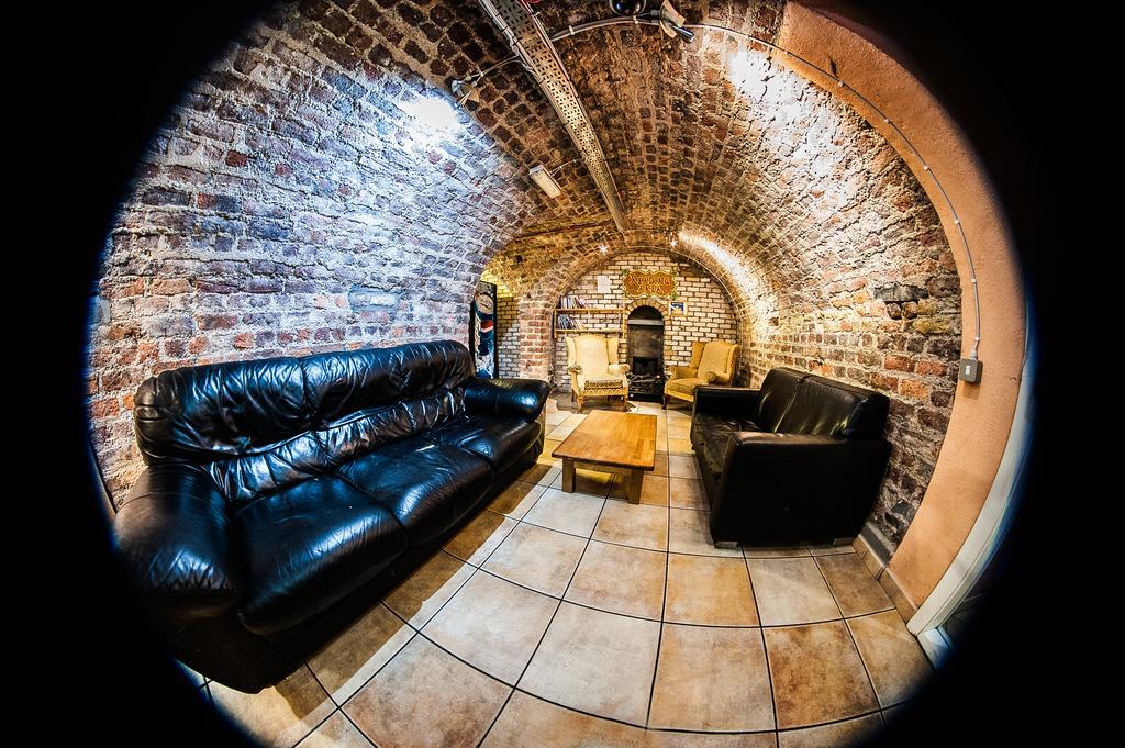 Isaacs Hostel Dublin Bagian luar foto