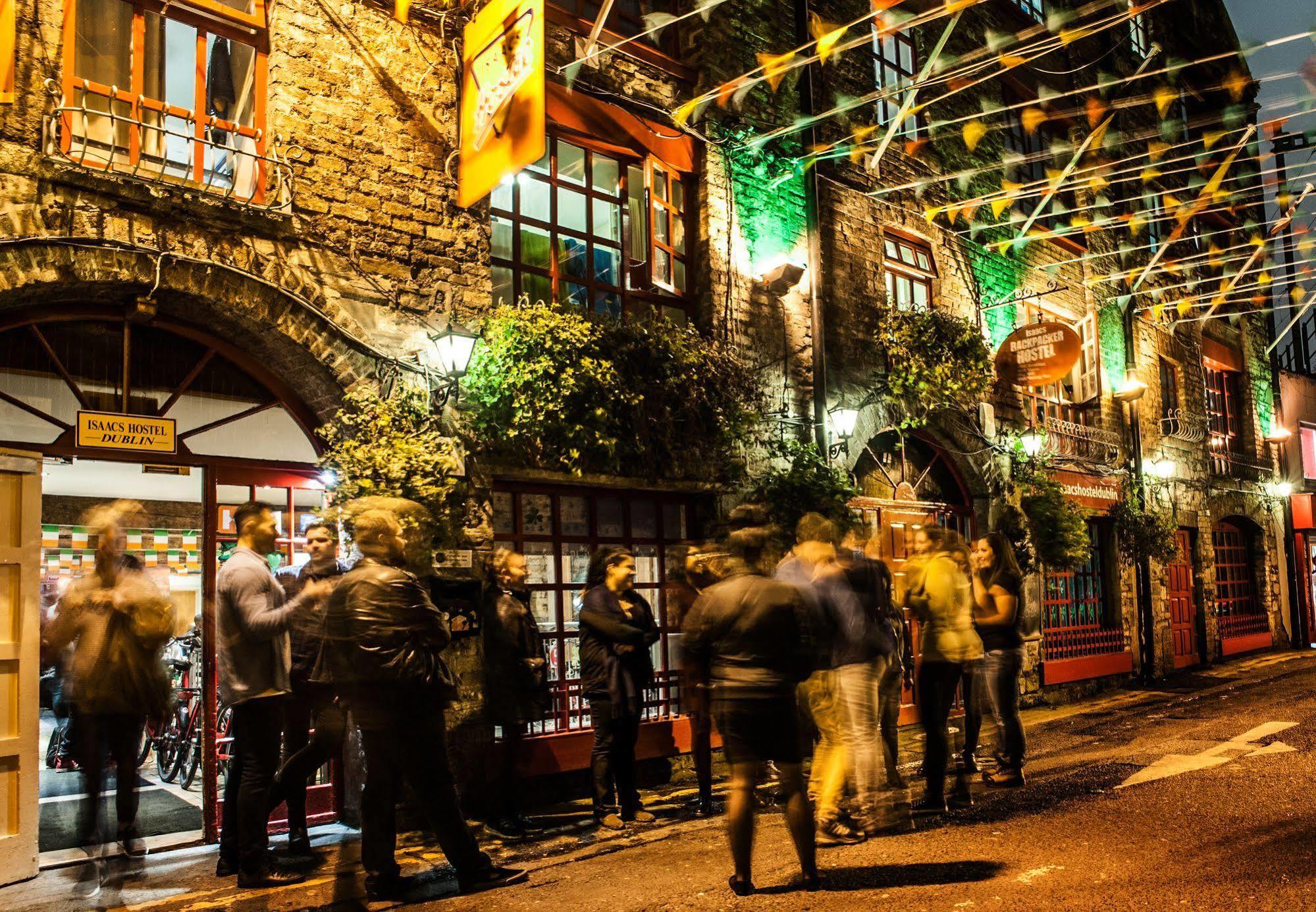 Isaacs Hostel Dublin Bagian luar foto