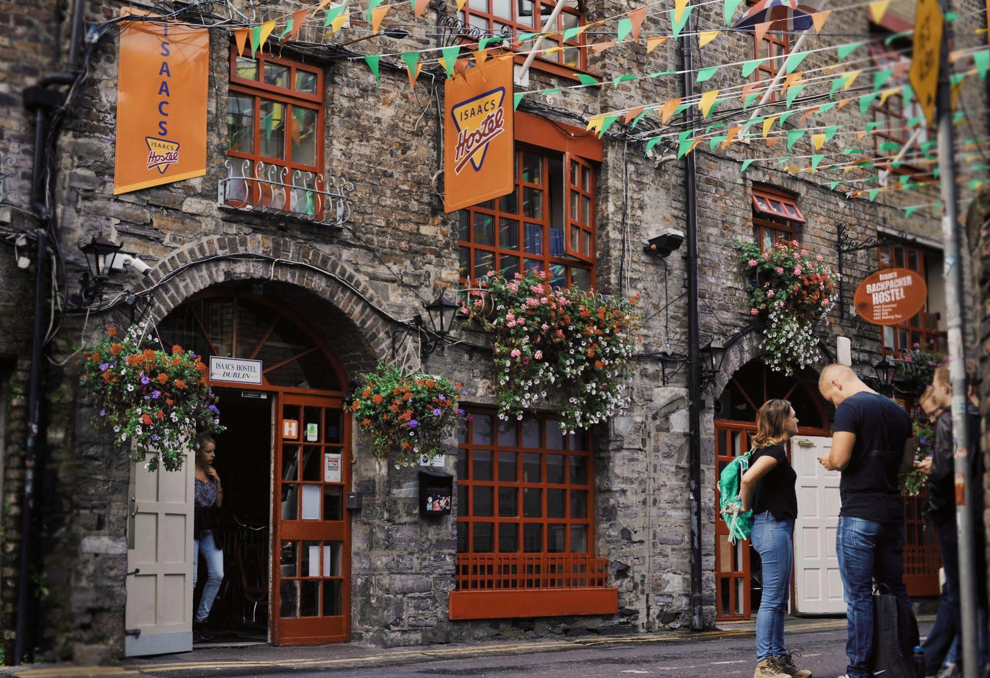 Isaacs Hostel Dublin Bagian luar foto