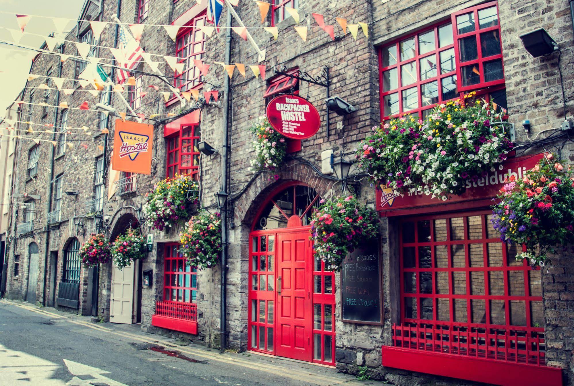 Isaacs Hostel Dublin Bagian luar foto