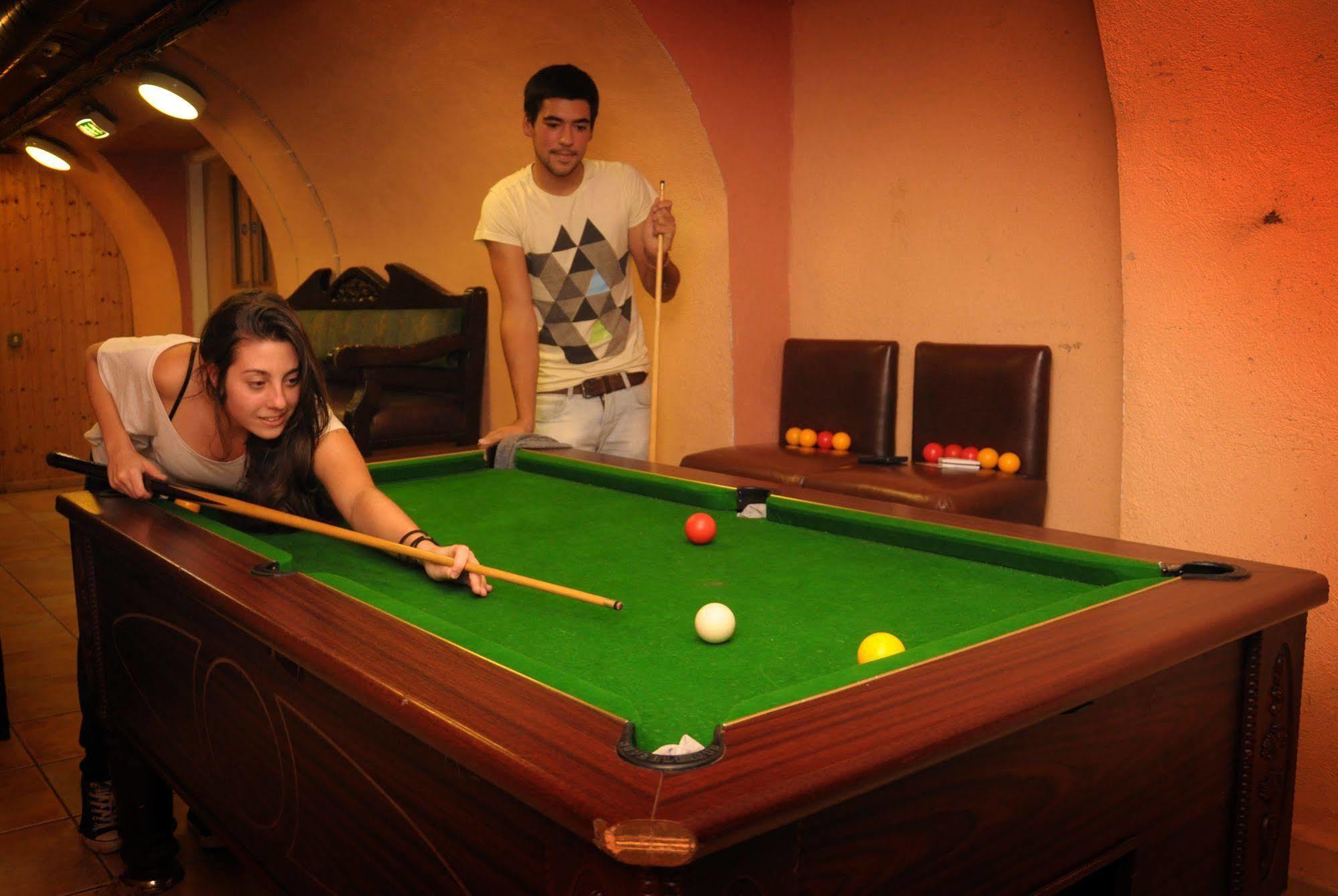 Isaacs Hostel Dublin Bagian luar foto