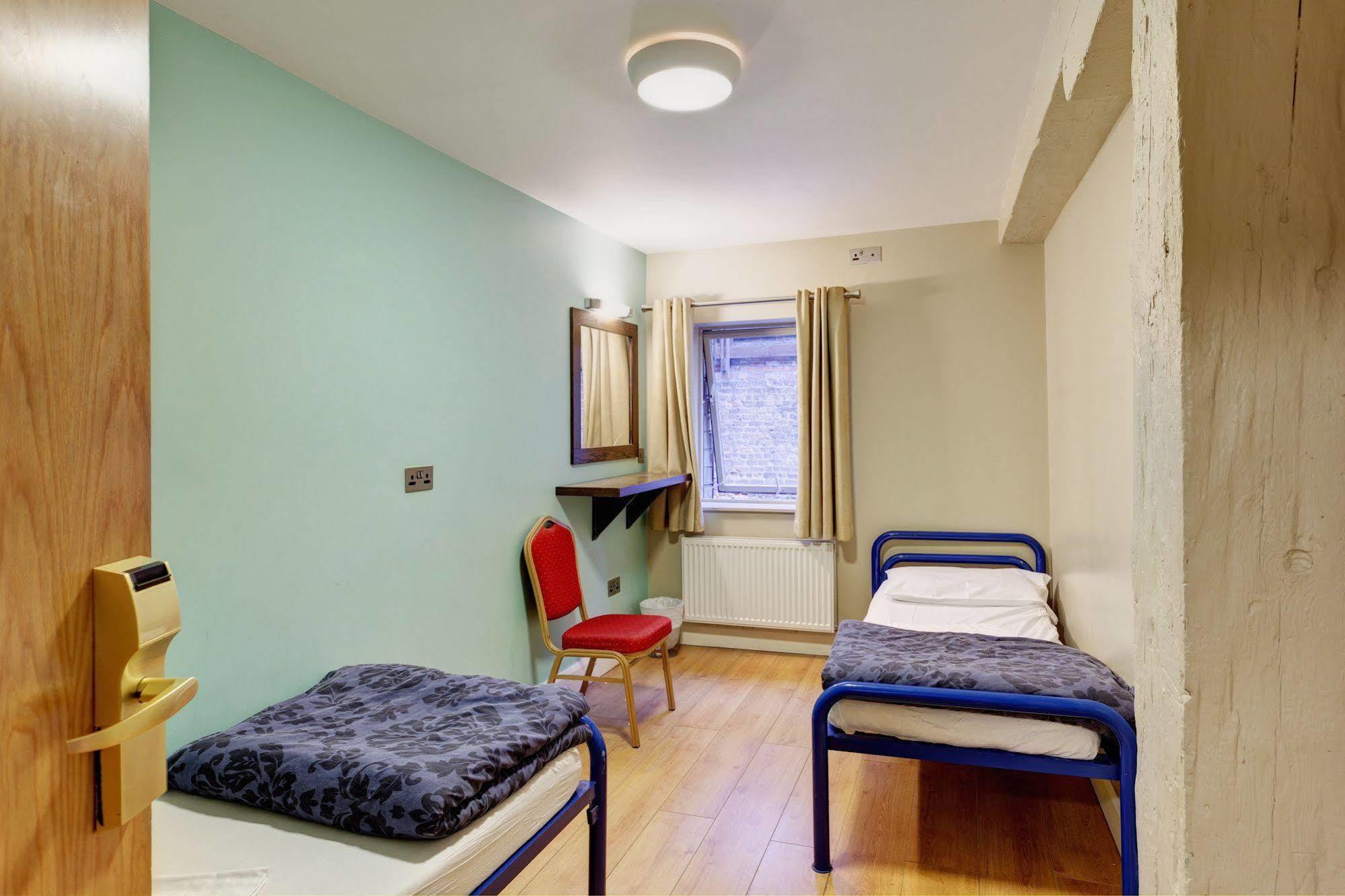 Isaacs Hostel Dublin Bagian luar foto