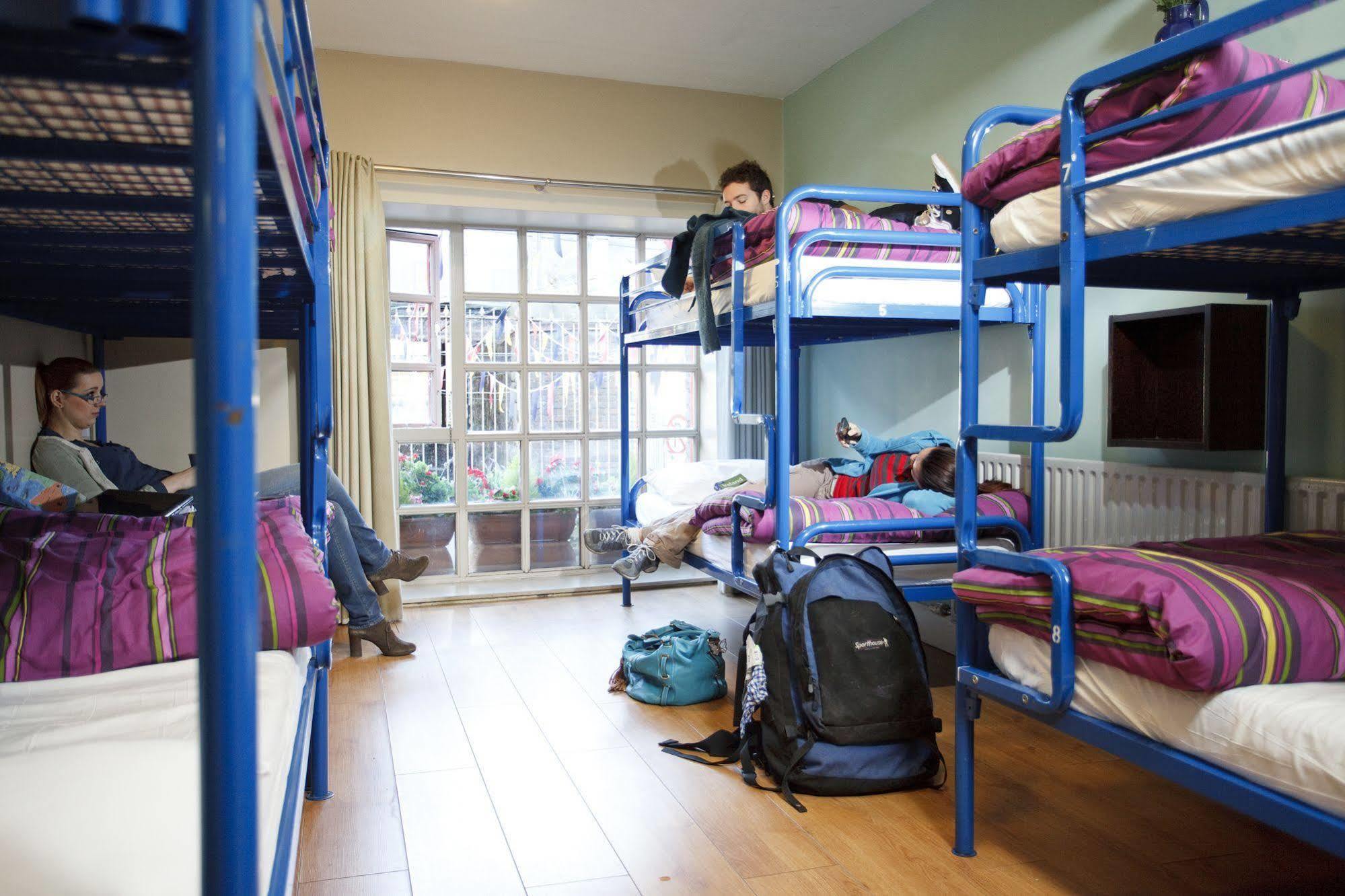 Isaacs Hostel Dublin Bagian luar foto