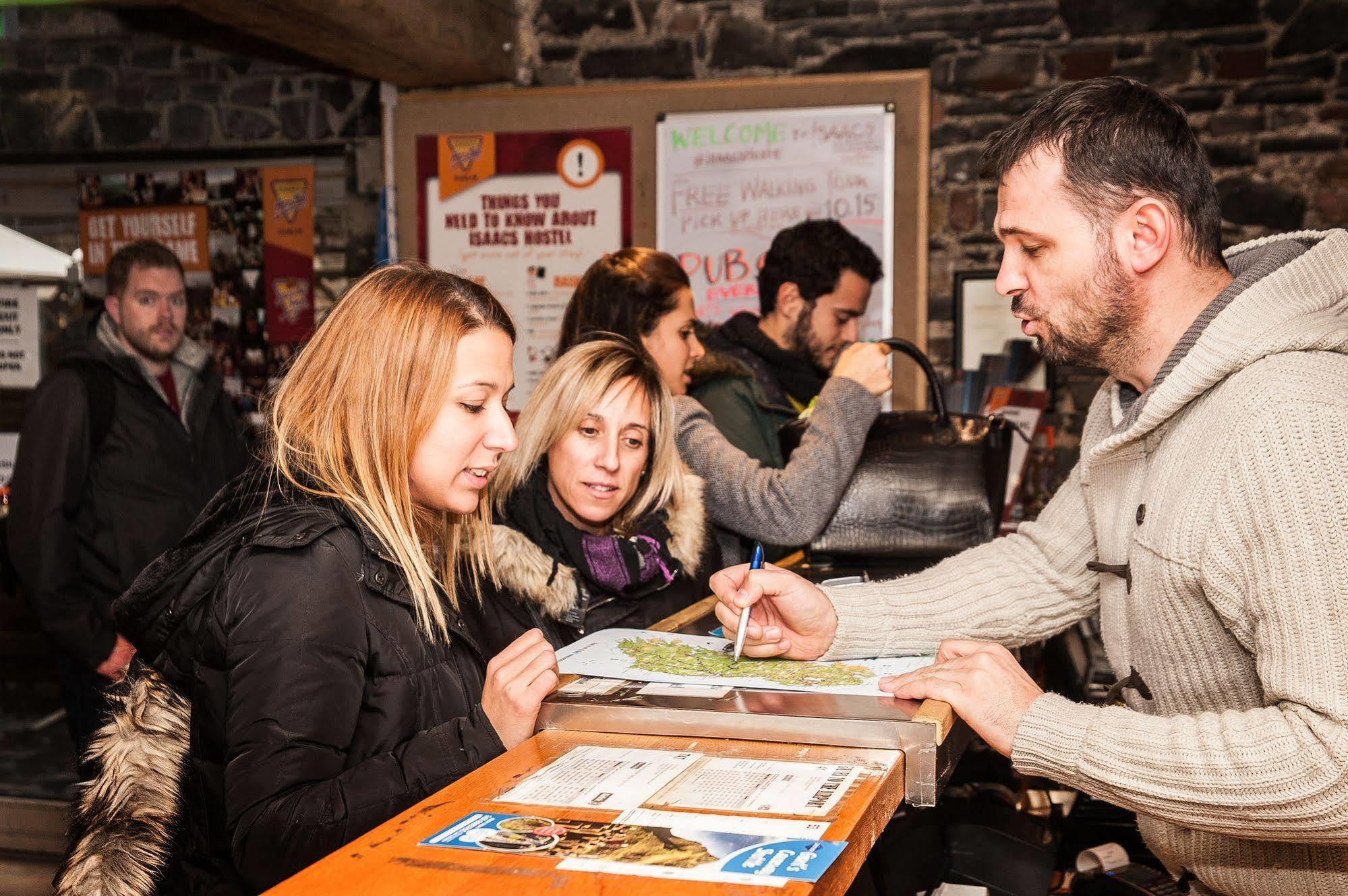 Isaacs Hostel Dublin Bagian luar foto